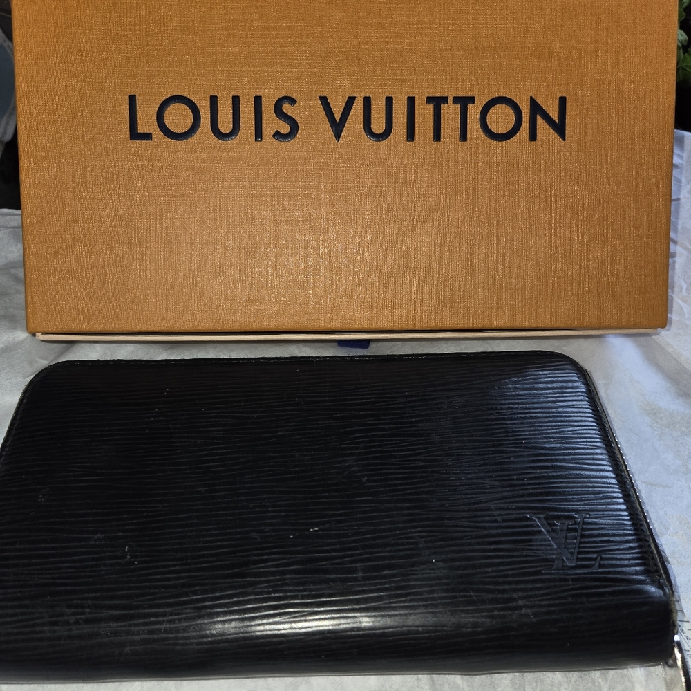 LV Epi Leather Zip Wallet